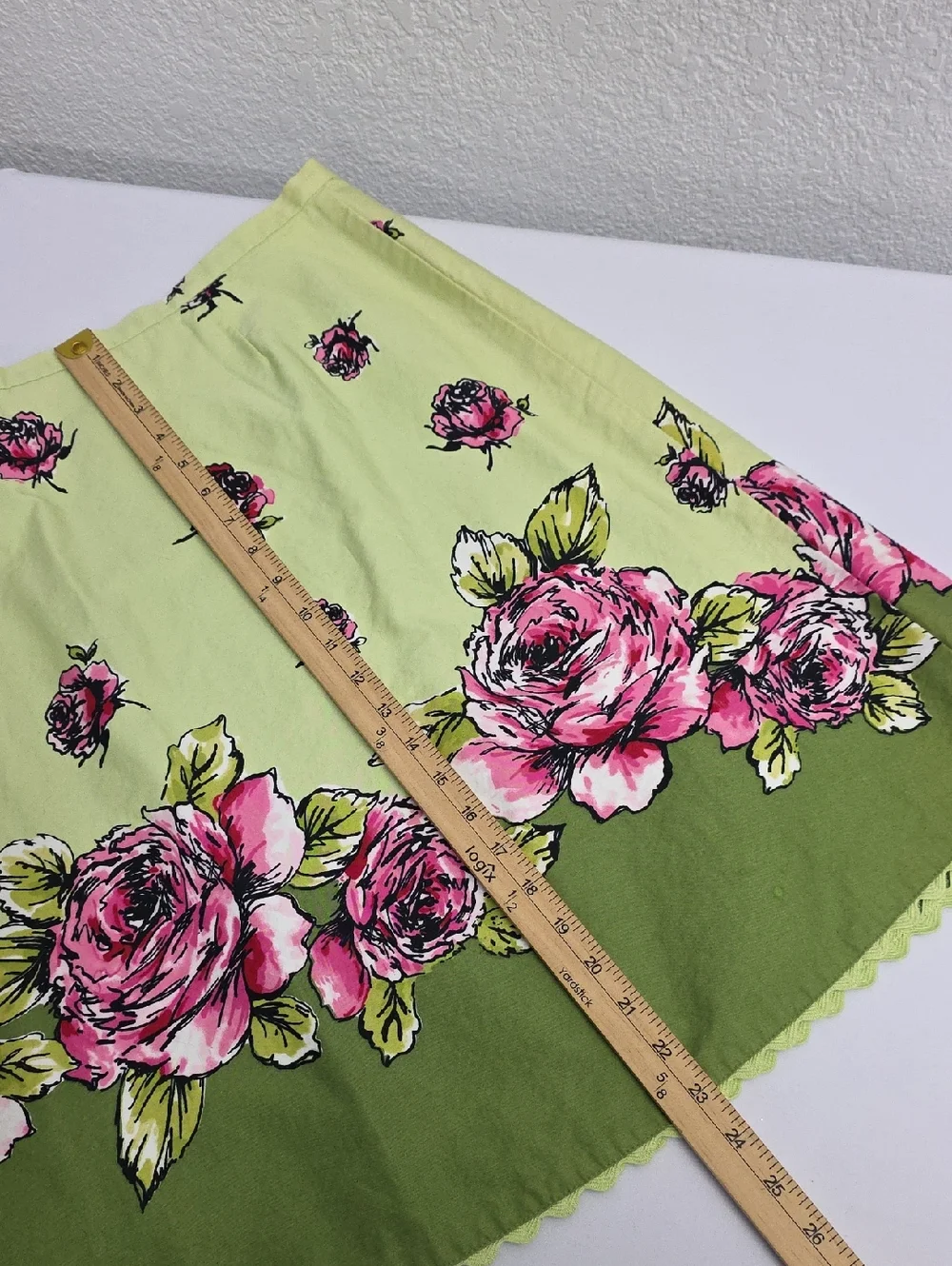 Liz Claiborne Floral A-Line Skirt Green Pink Roses Scallop Hem Gardenparty